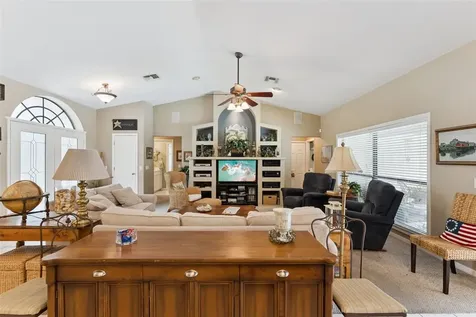 390 Smith Street Oviedo FL 32765