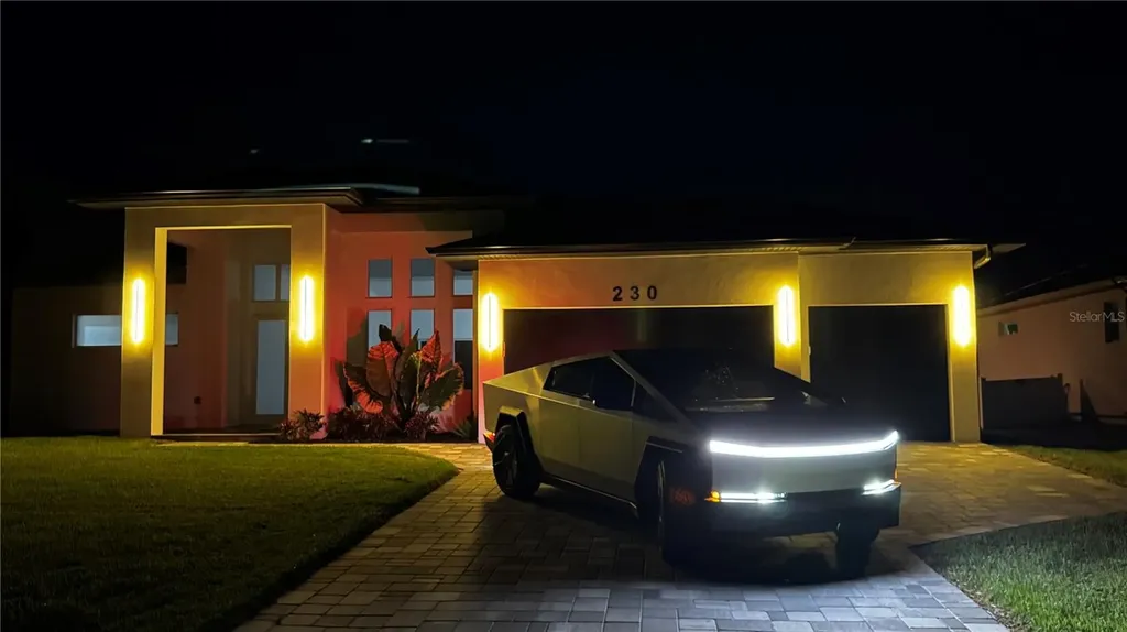 230 W Pine Valley Lane Rotonda West FL 33947