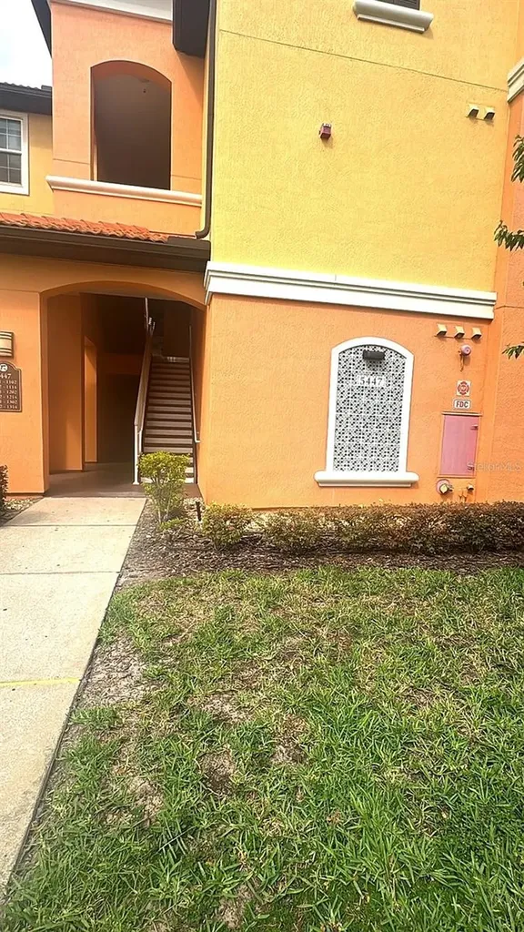 5483 Vineland Road Orlando FL 32811