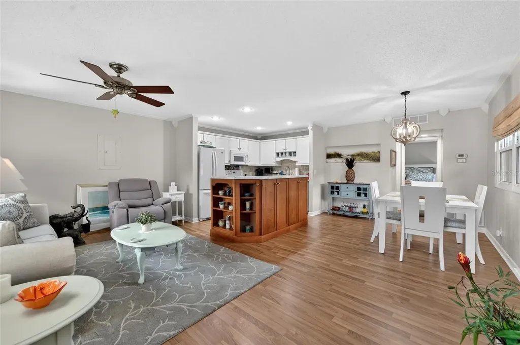 301 Kings Boulevard Sun City Center FL 33573