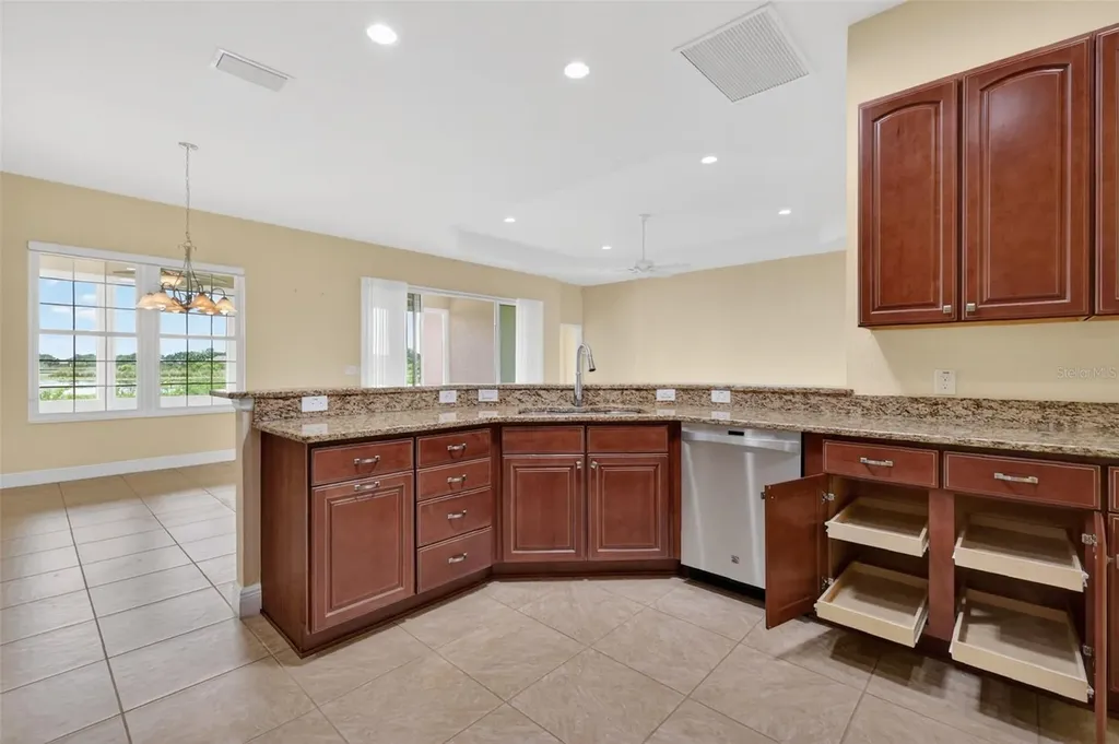 10131 Lake Miona Way Oxford FL 34484