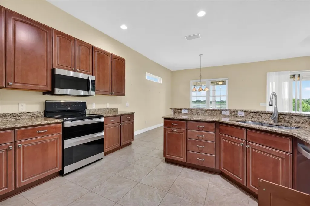 10131 Lake Miona Way Oxford FL 34484