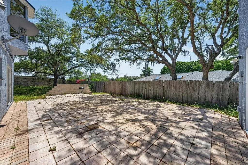 2000 Brent Place Palm Harbor FL 34683