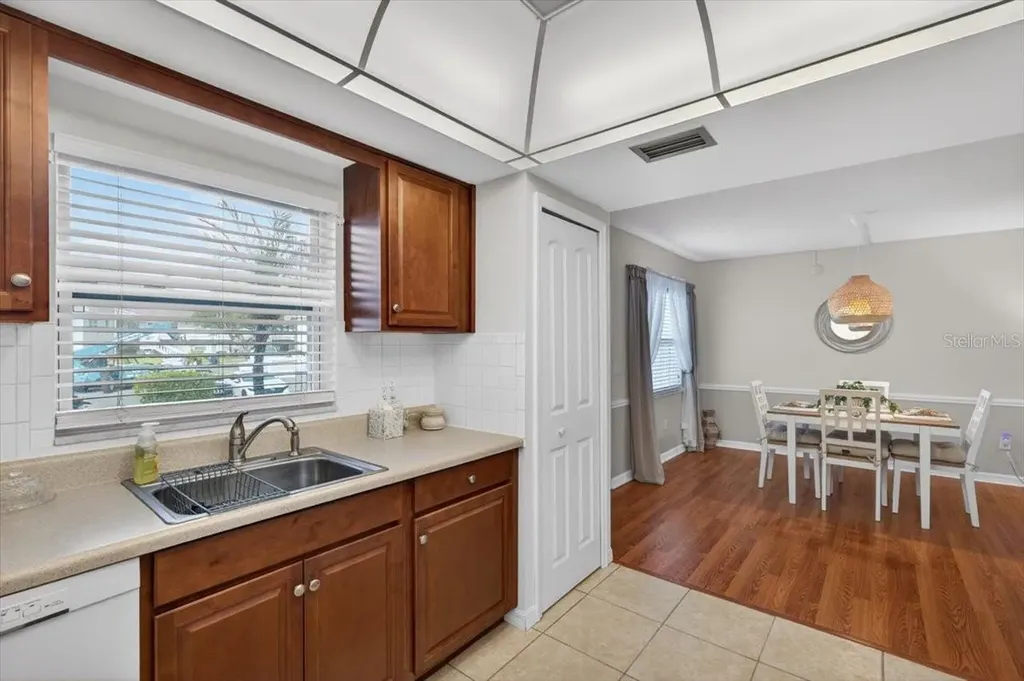 1250 S Pinellas Avenue Tarpon Springs FL 34689