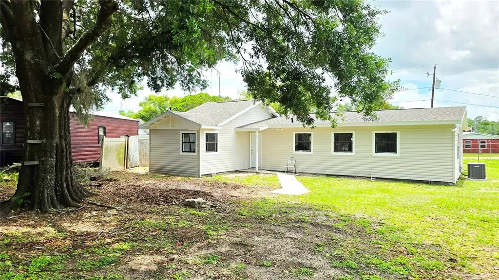 801 NW 5th Street Mulberry FL 33860