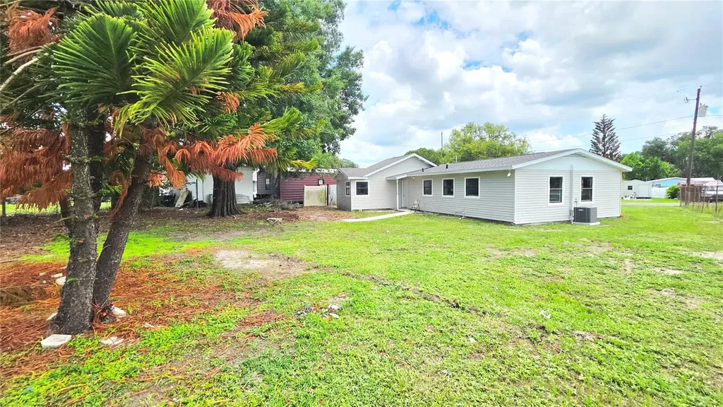 801 NW 5th Street Mulberry FL 33860
