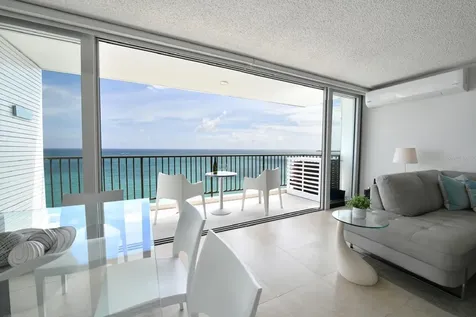 4745 Isla Verde Avenue Carolina PR 00979