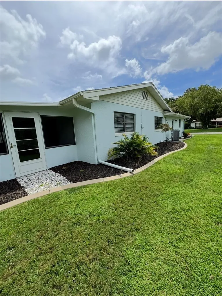 16 Courtney Place Palm Coast FL 32137