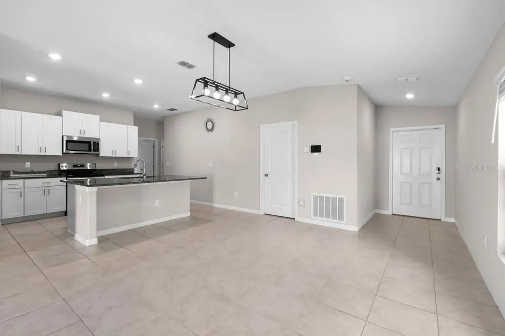 6823 King Creek Drive Sun City Center FL 33573