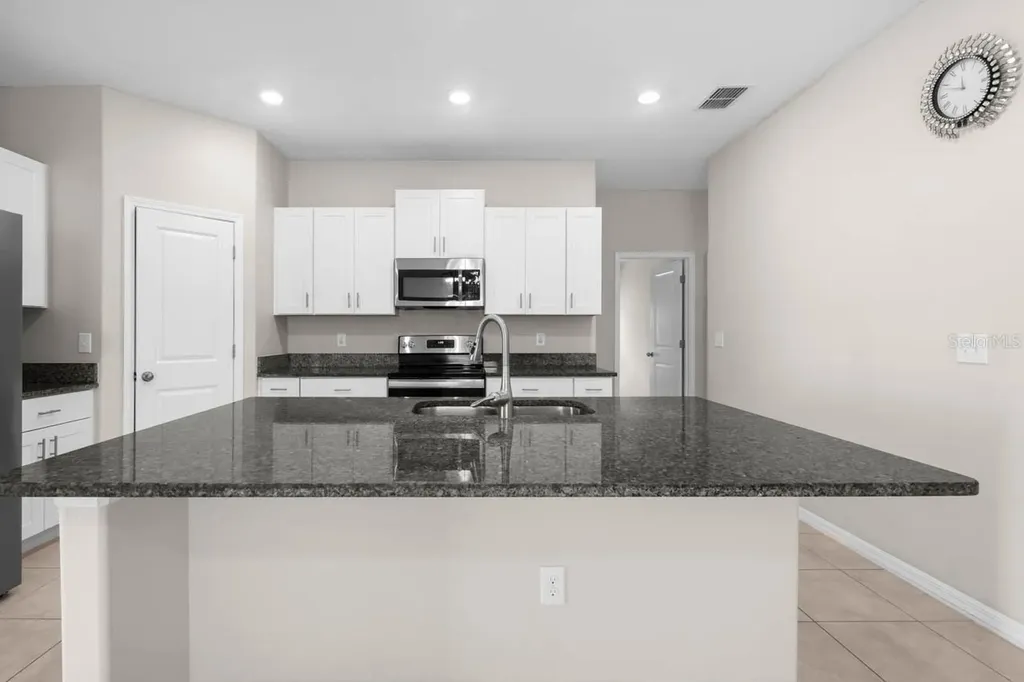 6823 King Creek Drive Sun City Center FL 33573