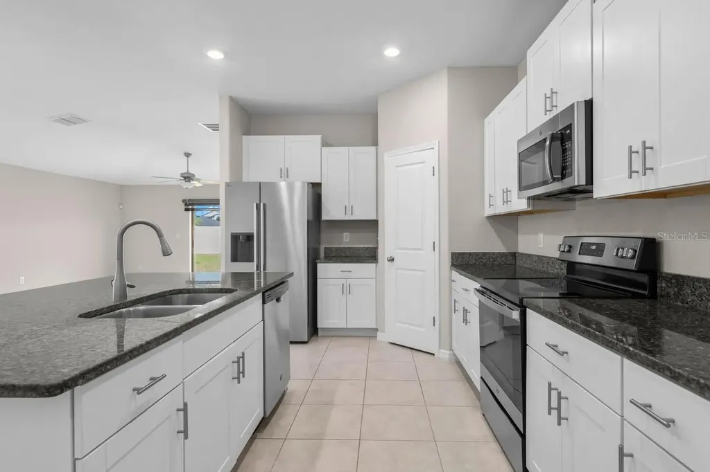 6823 King Creek Drive Sun City Center FL 33573