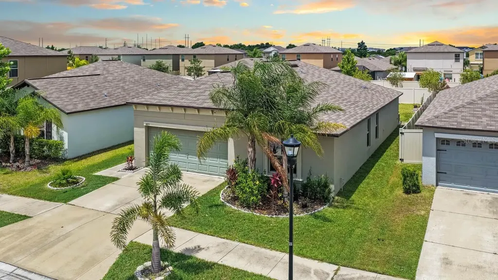 6823 King Creek Drive Sun City Center FL 33573