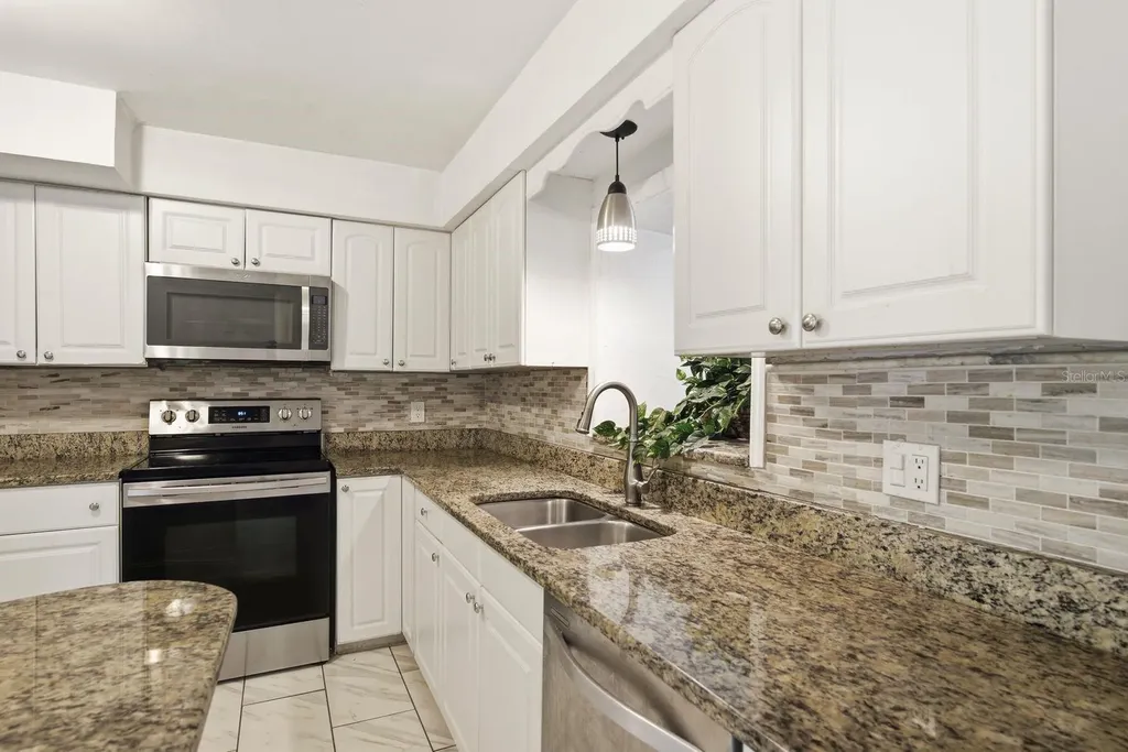 850 36th Avenue S St Petersburg FL 33705