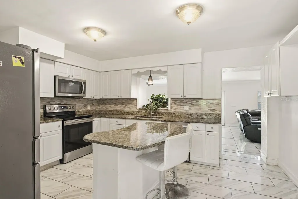 850 36th Avenue S St Petersburg FL 33705