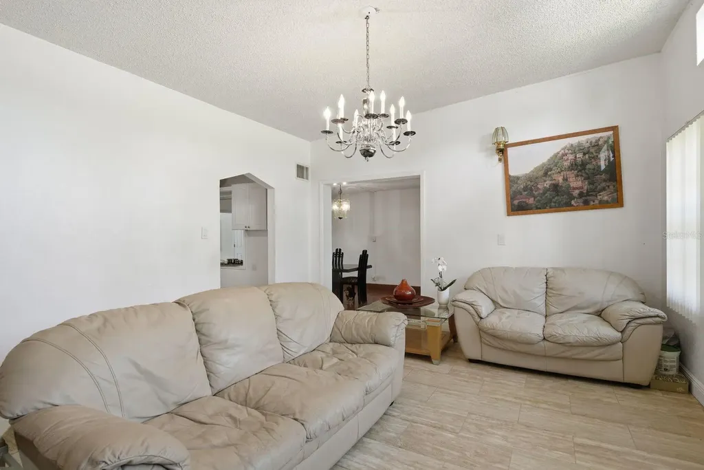 850 36th Avenue S St Petersburg FL 33705
