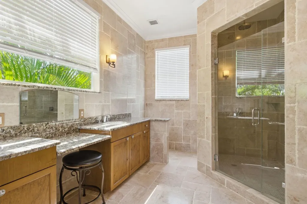 850 36th Avenue S St Petersburg FL 33705