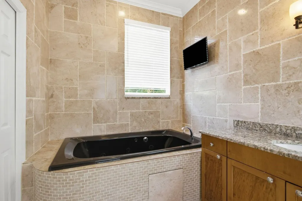 850 36th Avenue S St Petersburg FL 33705