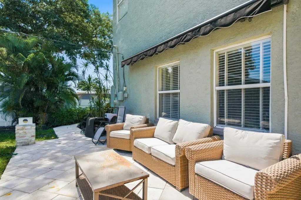 850 36th Avenue S St Petersburg FL 33705