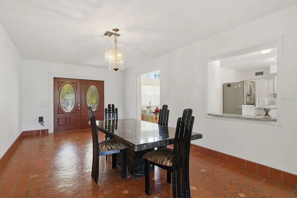850 36th Avenue S St Petersburg FL 33705
