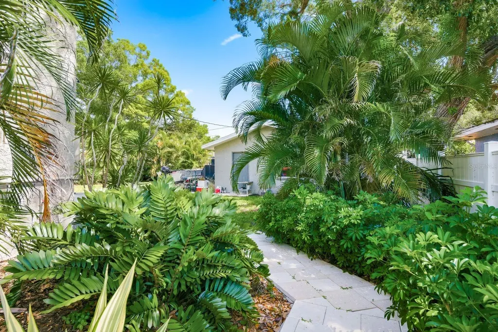 850 36th Avenue S St Petersburg FL 33705