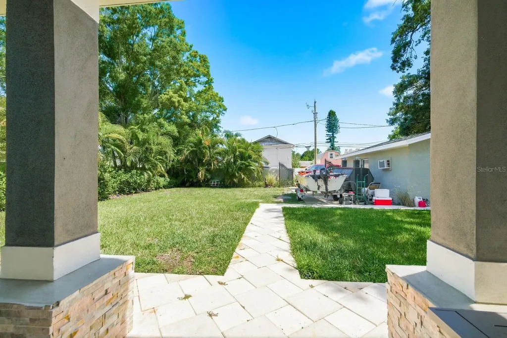 850 36th Avenue S St Petersburg FL 33705