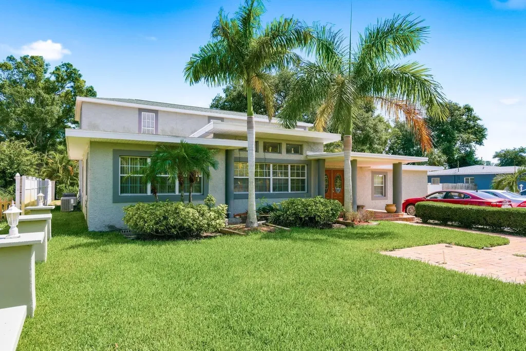 850 36th Avenue S St Petersburg FL 33705