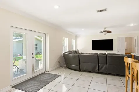 850 36th Avenue S St Petersburg FL 33705