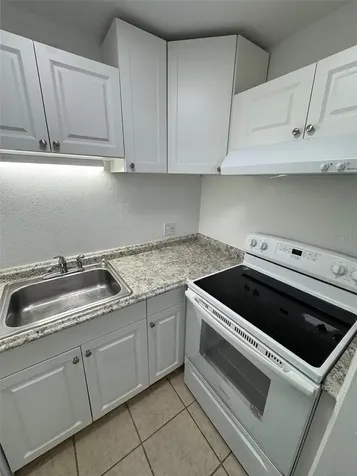 1727-1727 NE 2nd Street Ocala FL 34470