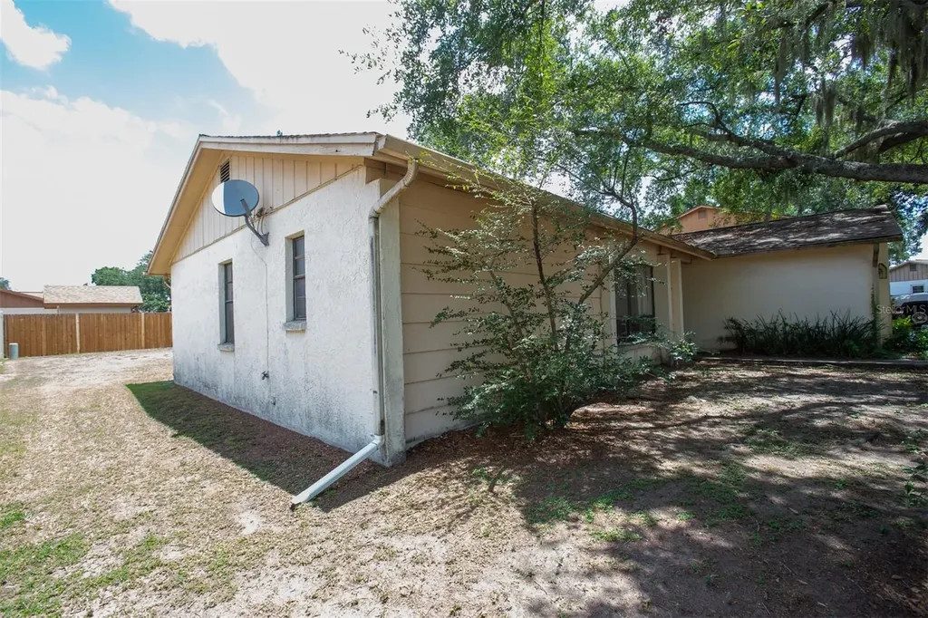 1363 Corner Oaks Drive Brandon FL 33510