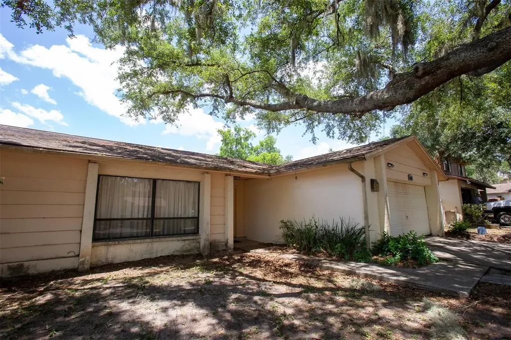 1363 Corner Oaks Drive Brandon FL 33510