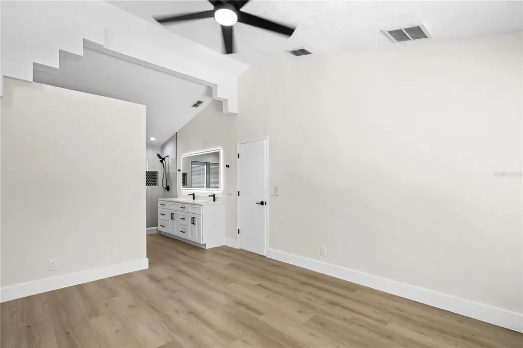 911 Valley View Circle Palm Harbor FL 34684