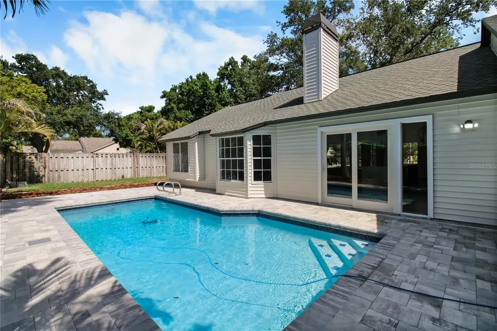 911 Valley View Circle Palm Harbor FL 34684