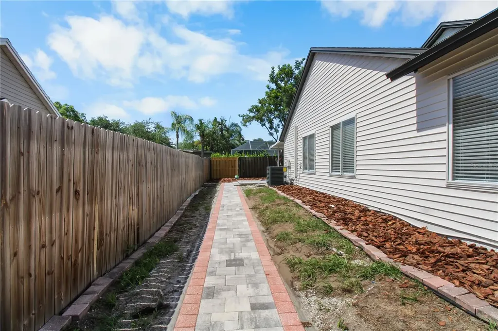 911 Valley View Circle Palm Harbor FL 34684