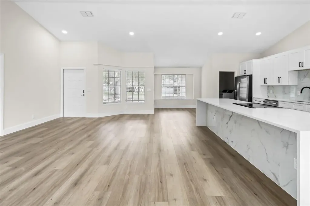 911 Valley View Circle Palm Harbor FL 34684