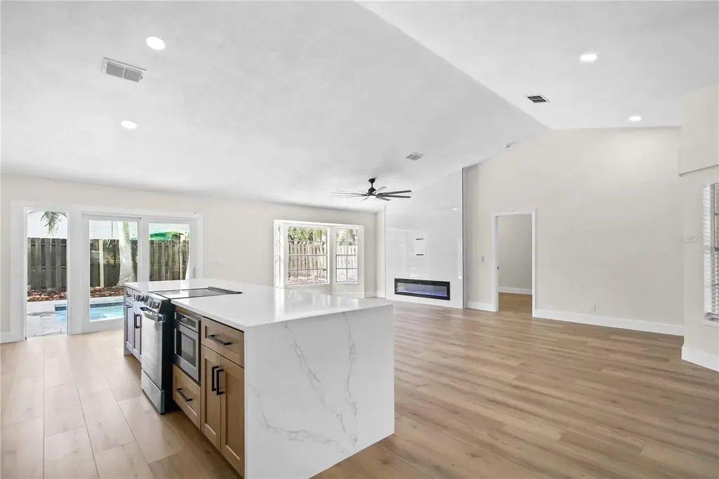 911 Valley View Circle Palm Harbor FL 34684