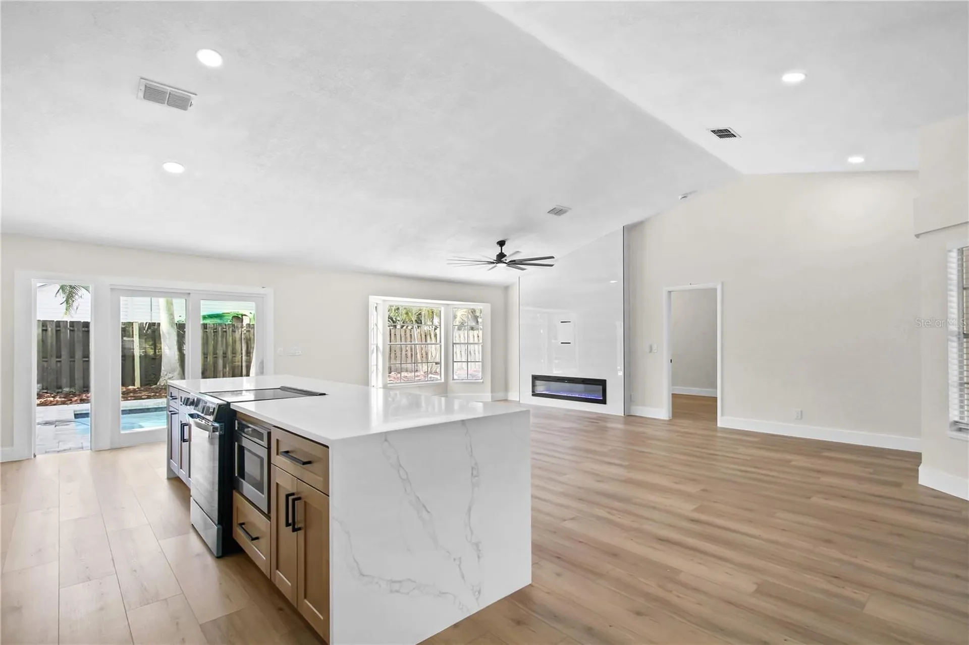 911 Valley View Circle Palm Harbor FL 34684