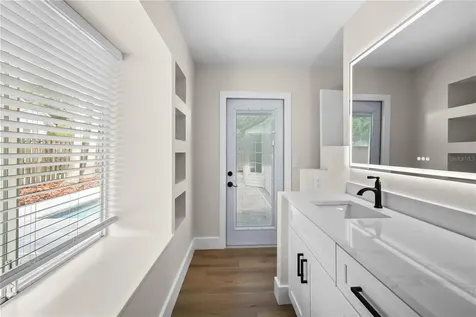 911 Valley View Circle Palm Harbor FL 34684