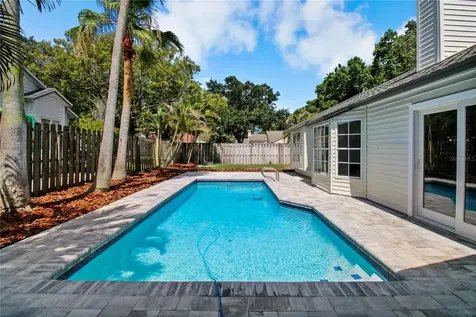 911 Valley View Circle Palm Harbor FL 34684