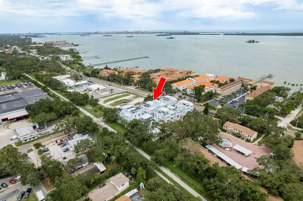 1413 Bayshore Boulevard Dunedin FL 34698