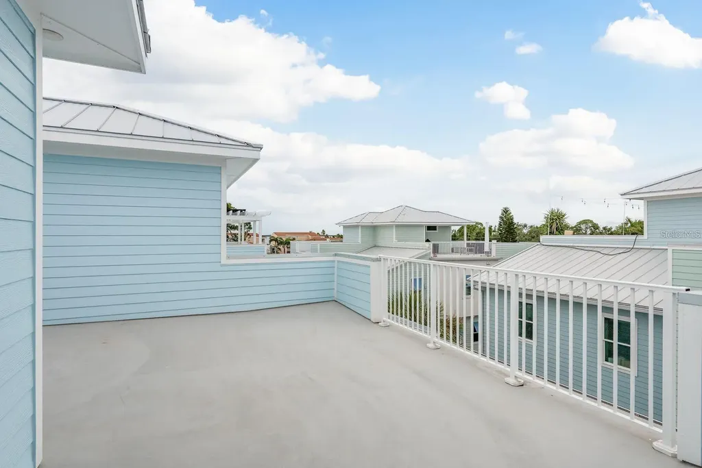 1413 Bayshore Boulevard Dunedin FL 34698