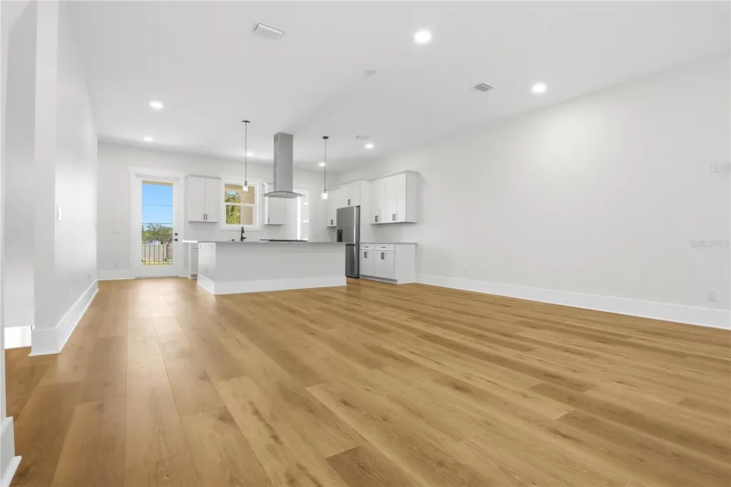 1413 Bayshore Boulevard Dunedin FL 34698