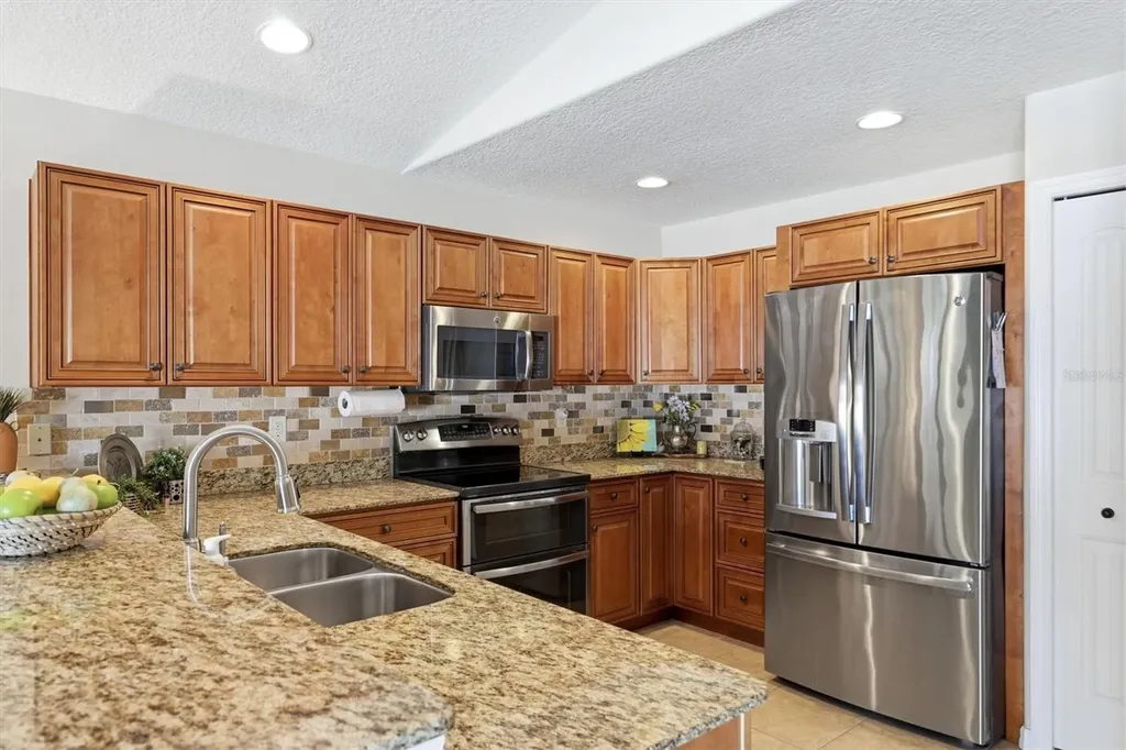 7106 35th Street E Sarasota FL 34243