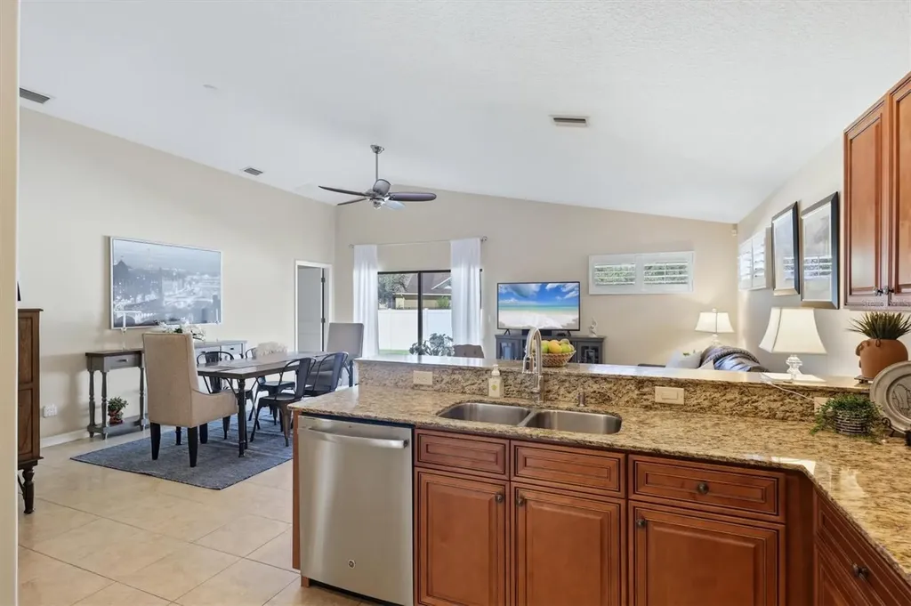 7106 35th Street E Sarasota FL 34243