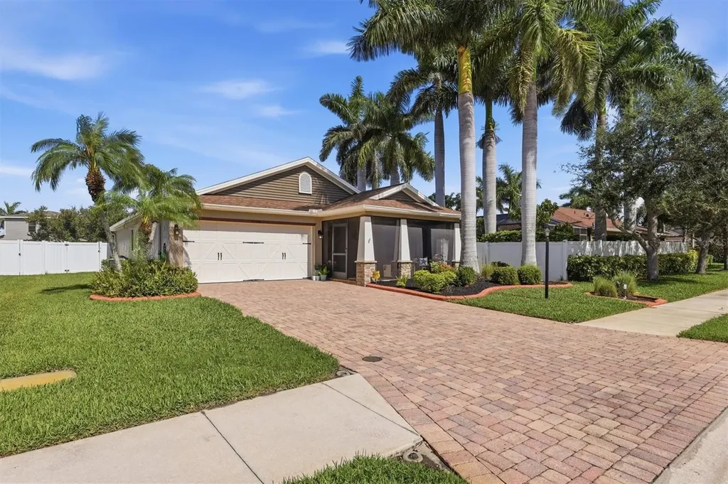 7106 35th Street E Sarasota FL 34243