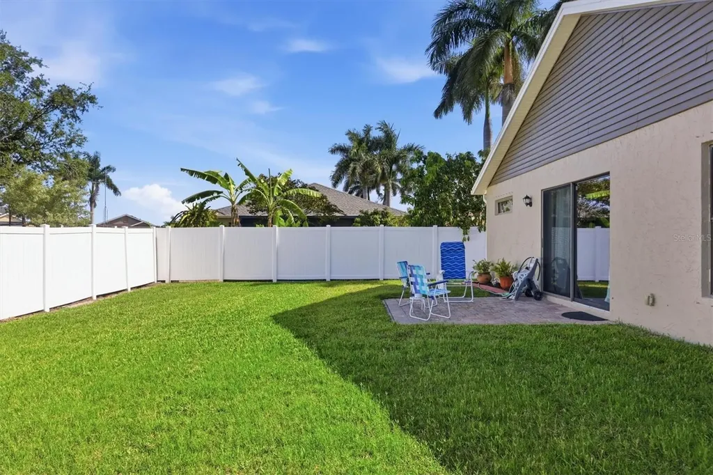 7106 35th Street E Sarasota FL 34243