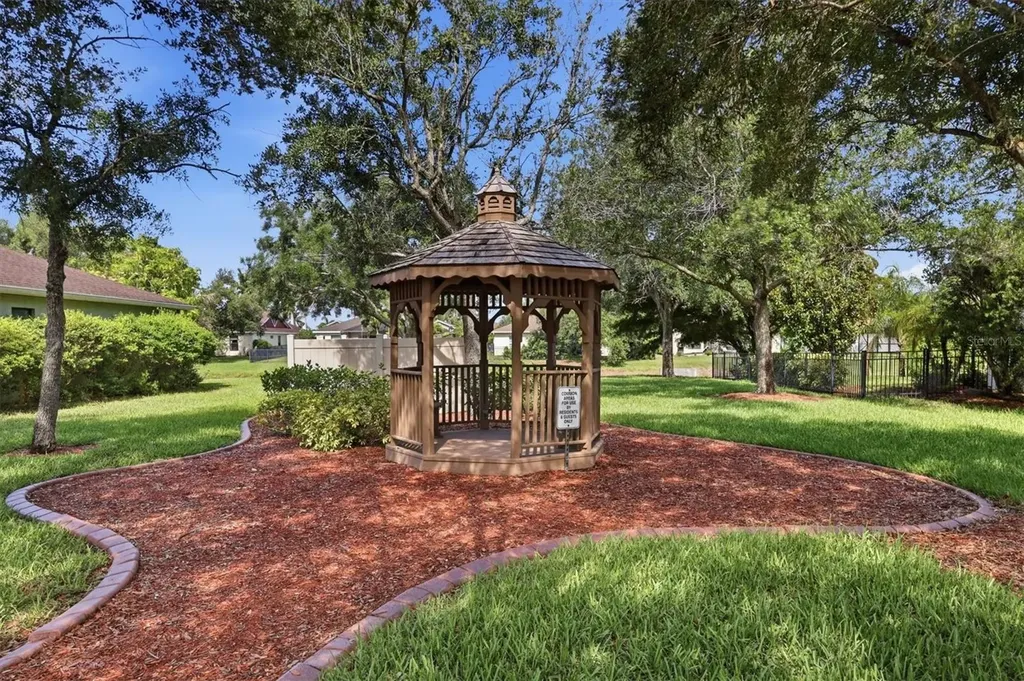 7106 35th Street E Sarasota FL 34243