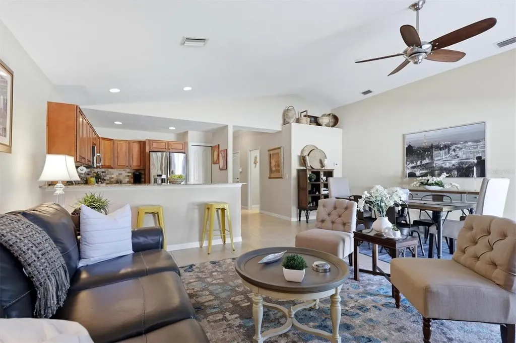 7106 35th Street E Sarasota FL 34243