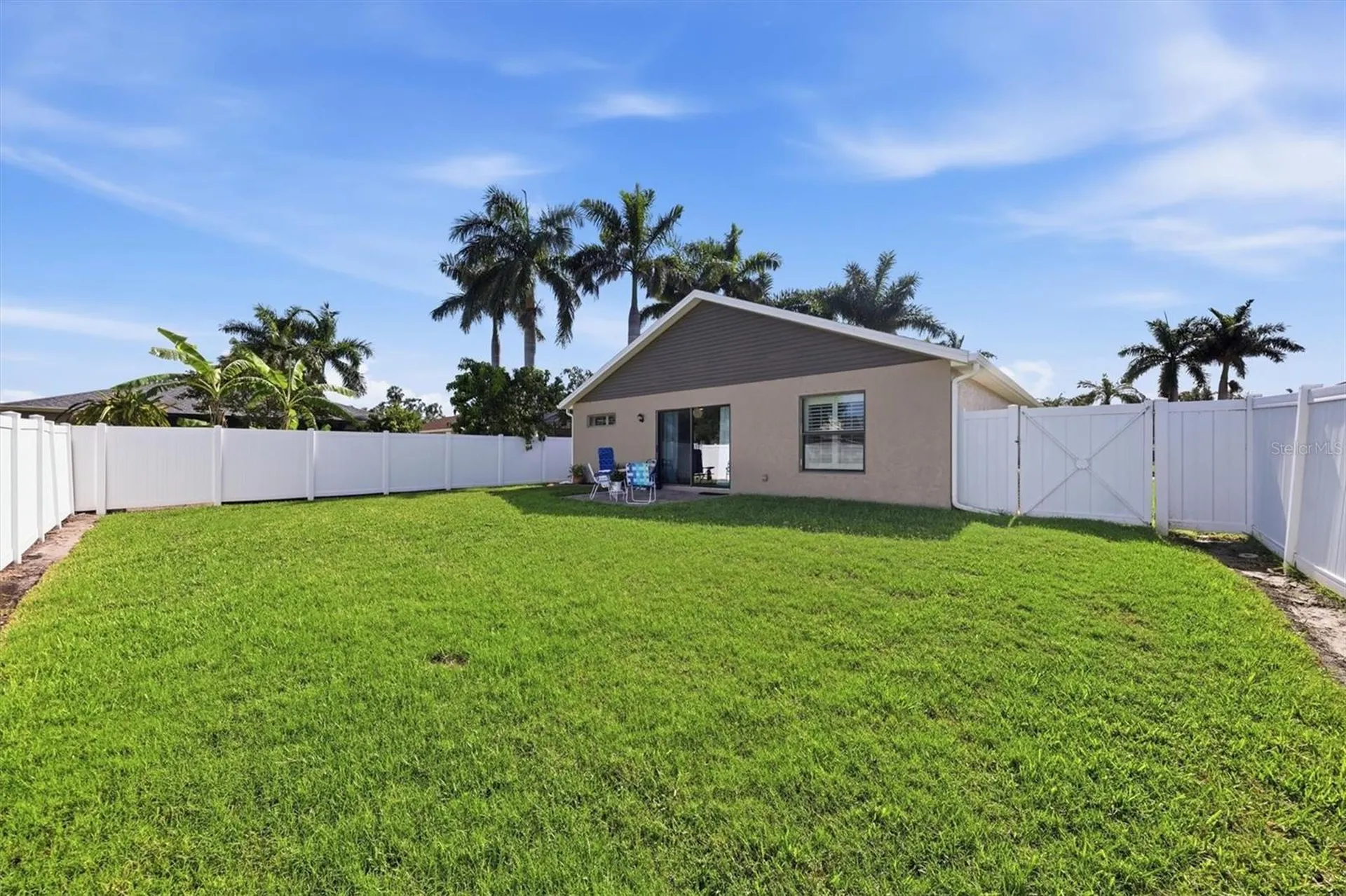 7106 35th Street E Sarasota FL 34243