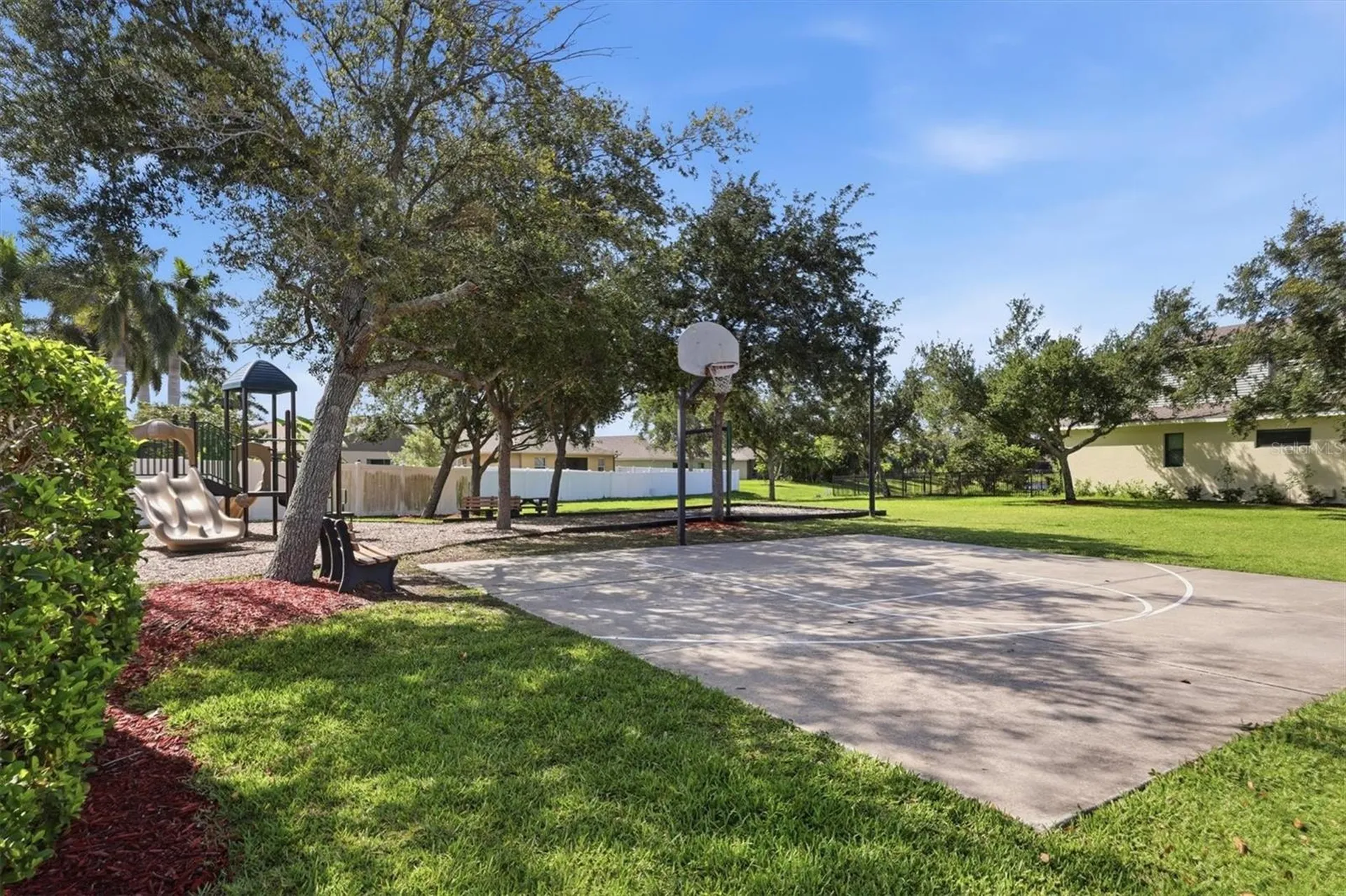 7106 35th Street E Sarasota FL 34243