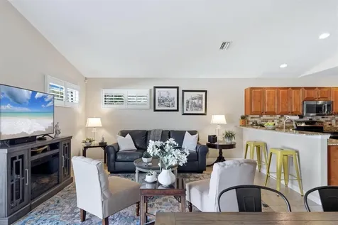 7106 35th Street E Sarasota FL 34243